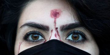 Former Iranian prisoners reveal torture horrors as regime kills protesters on sight during crackdown