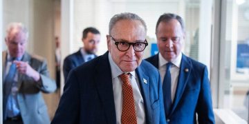 Senate Democrats rebel against their own leadership over DHS funding package, increasing shutdown odds