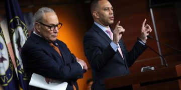 Thune blasts Jeffries, Schumer as ‘afraid of their shadows’ as DHS funding fight heats up